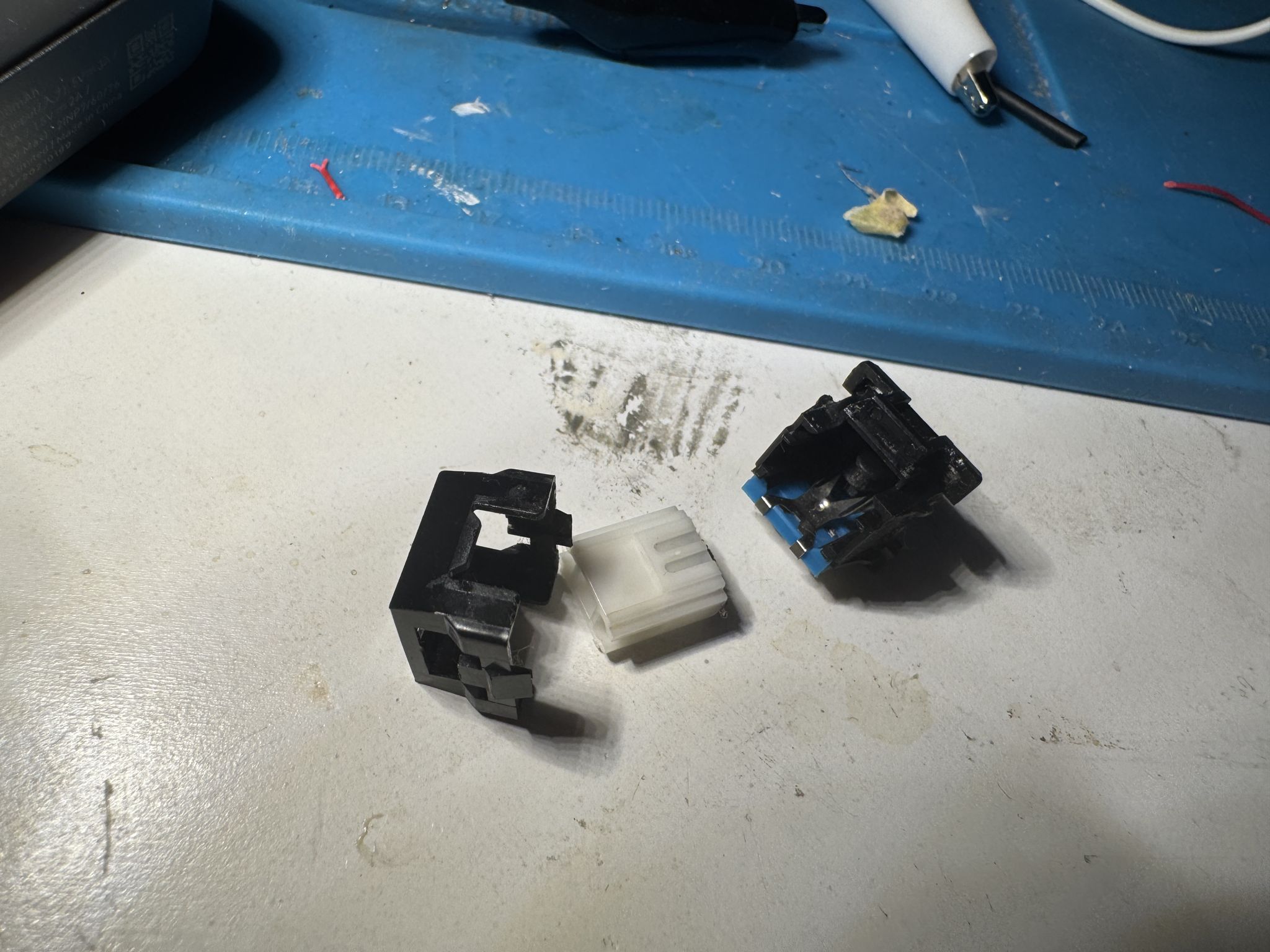 Keyboard switch disassembled